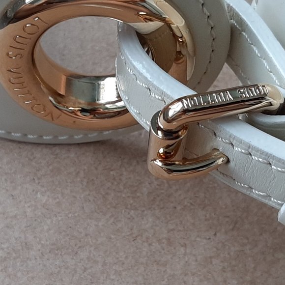 Louis Vuitton authentic white leather belt - Picture 8 of 14
